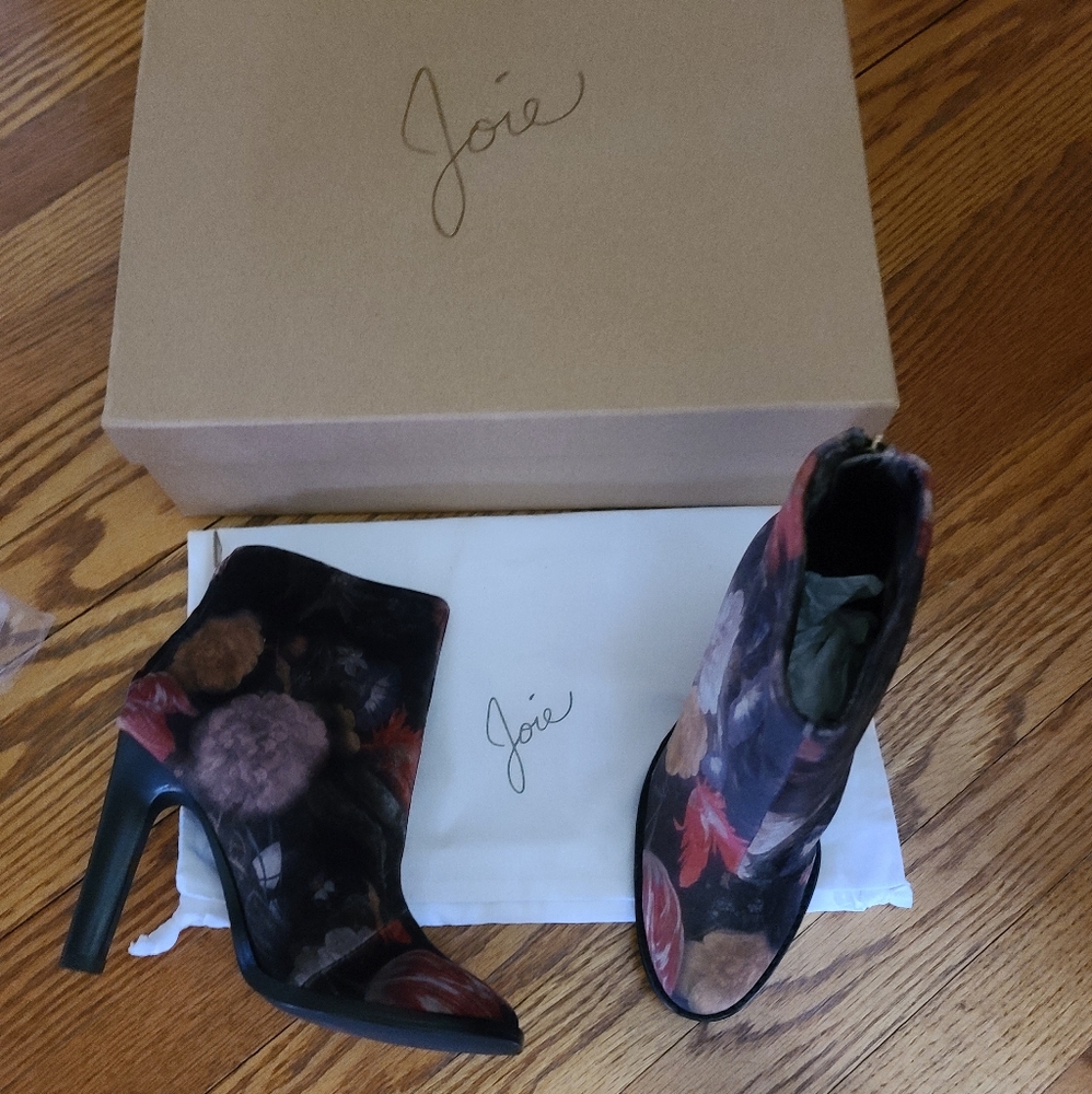 Joie velvet floral booties